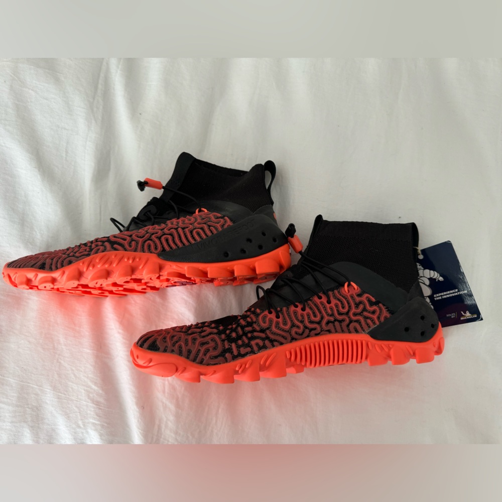 NWT Vivo barefoot ESC tempest swim/run shoe. Size 37